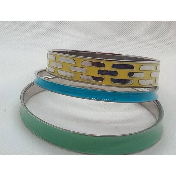 Set of six metal bangle bracelets, vintage to modern - Picture 3 of 5